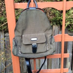 Baggallini sling backpack olive zip strap unisex